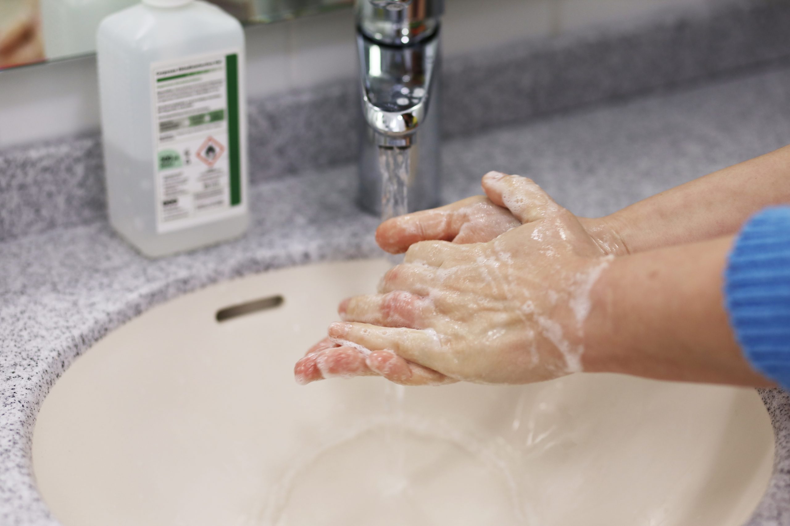 wash-hands-4906750